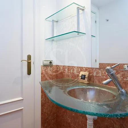 Maravilloso Frente A La Casa Batllo Barcelona