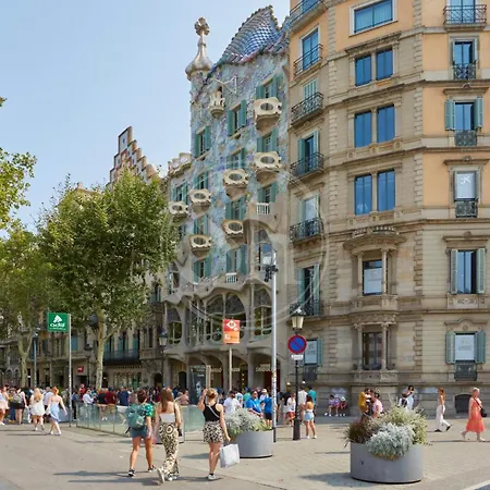 Maravilloso Frente A La Casa Batllo * Barcelona